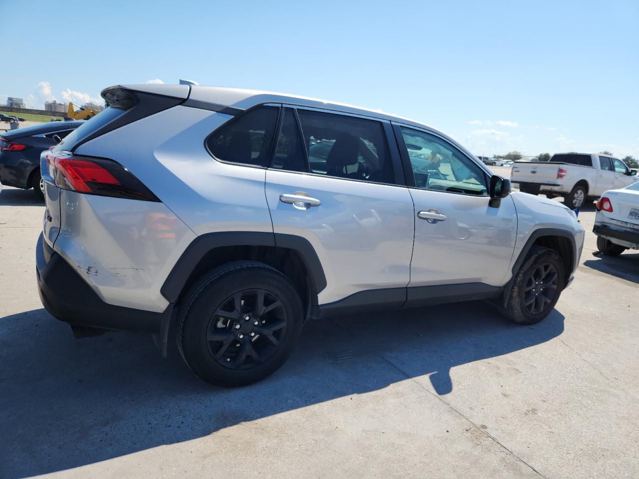 TOYOTA RAV4 LE