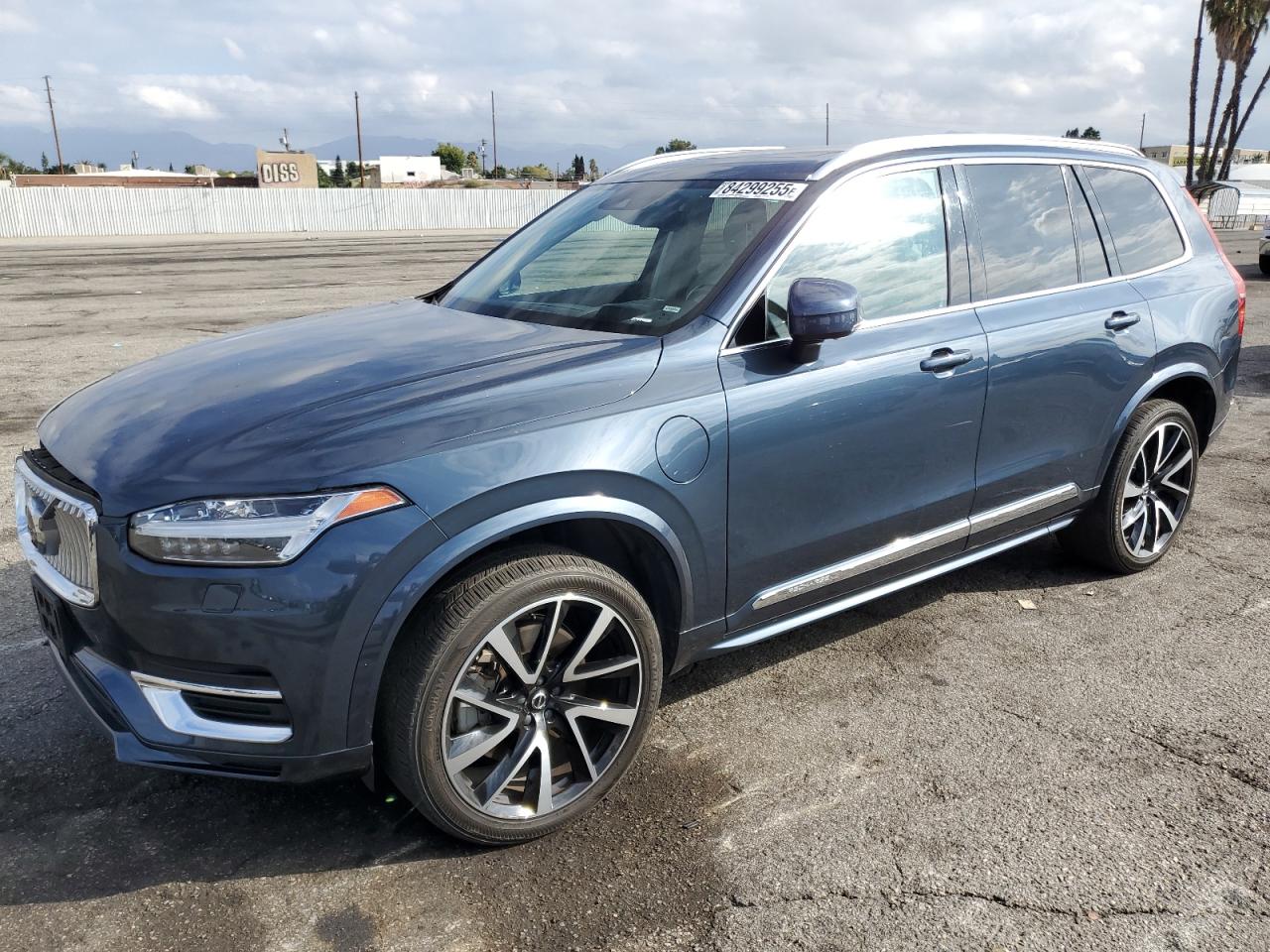 VOLVO XC90 T8 RECHARGE MOMENTUM