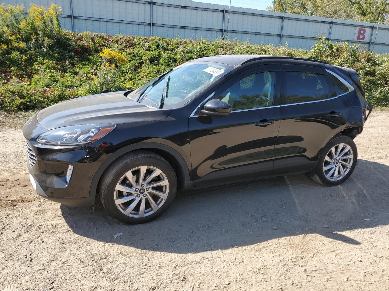 FORD ESCAPE TITANIUM