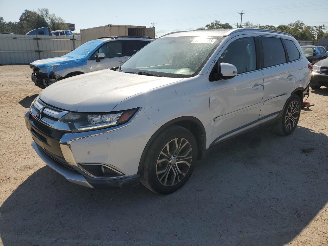 MITSUBISHI OUTLANDER SE