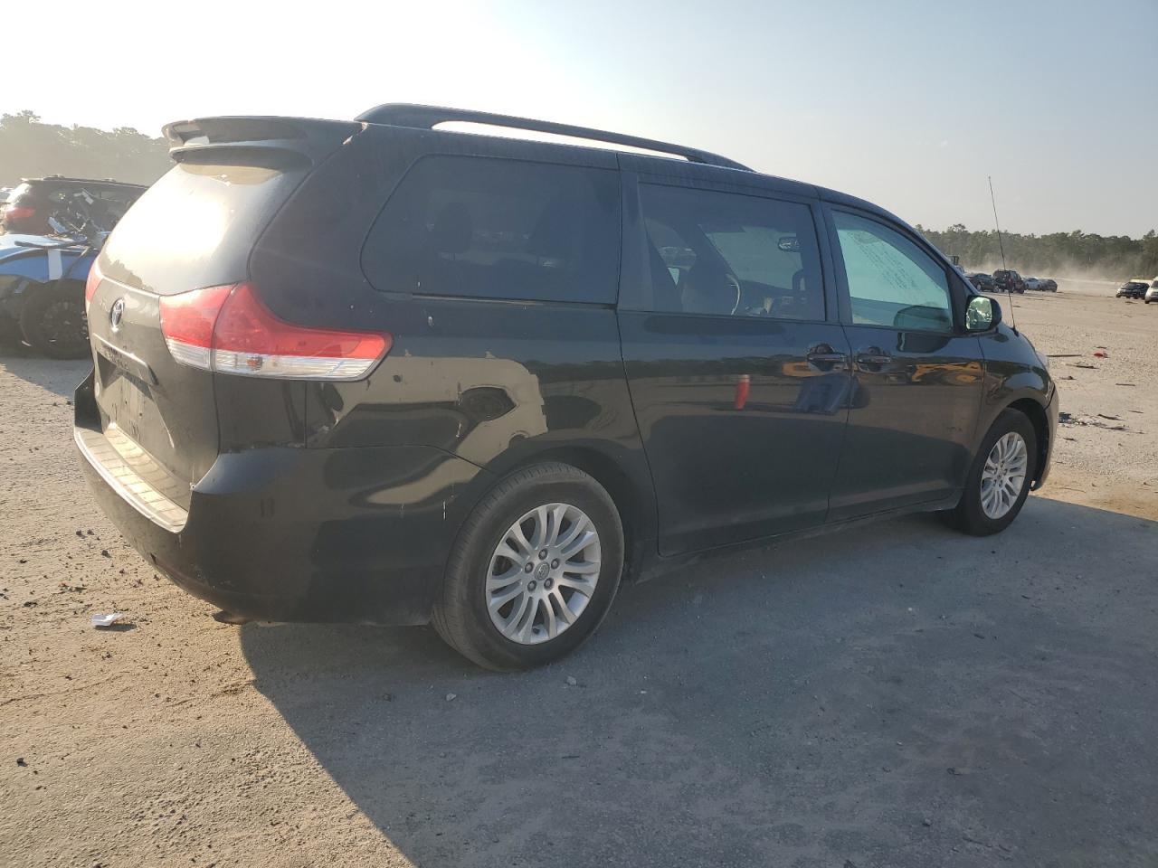 TOYOTA SIENNA XLE