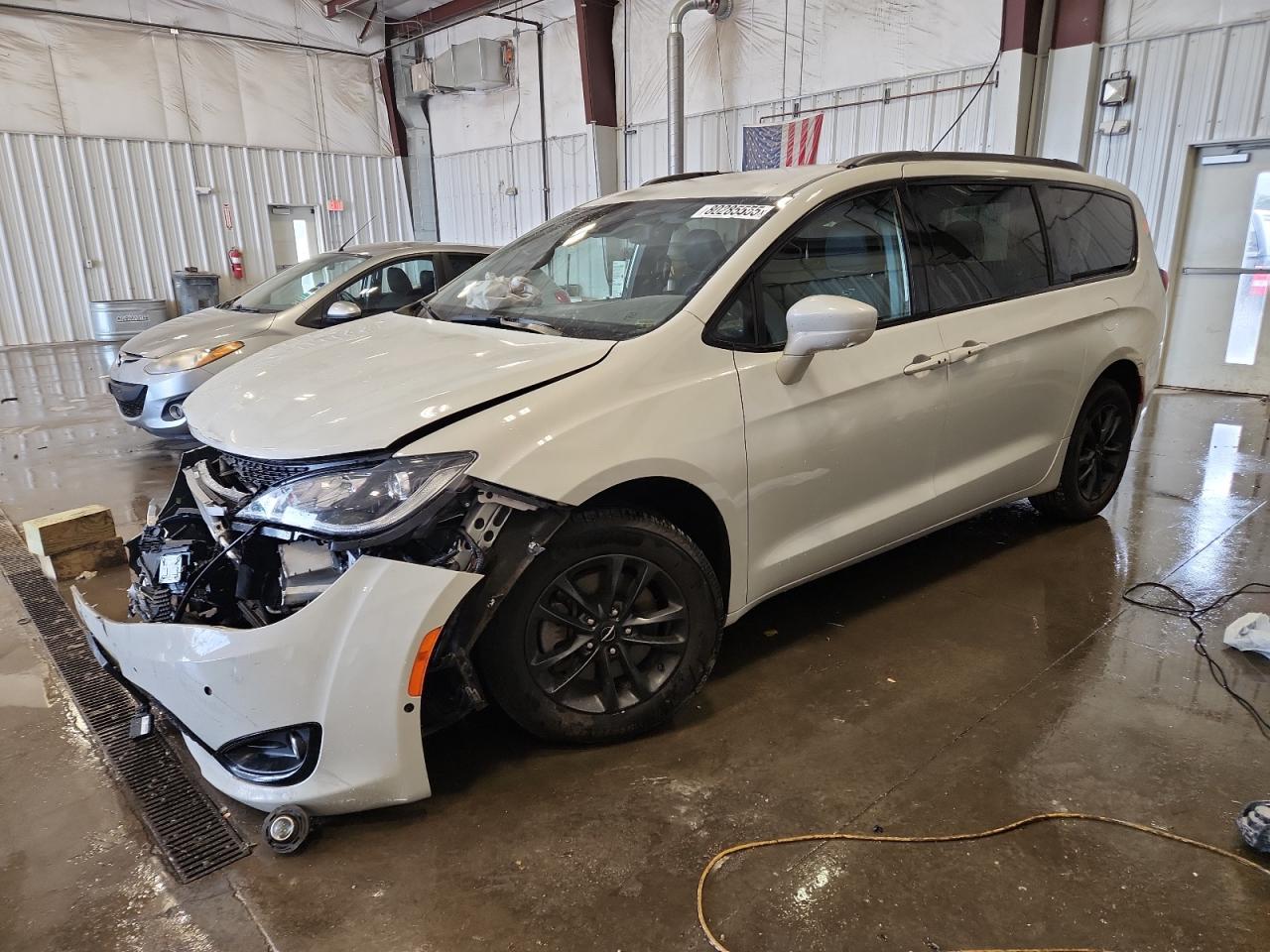 CHRYSLER PACIFICA TOURING L