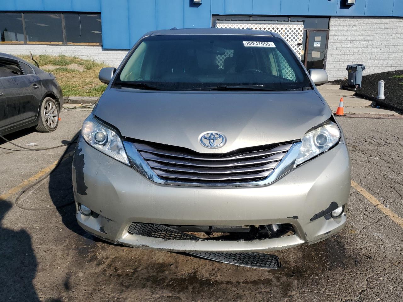 TOYOTA SIENNA XLE