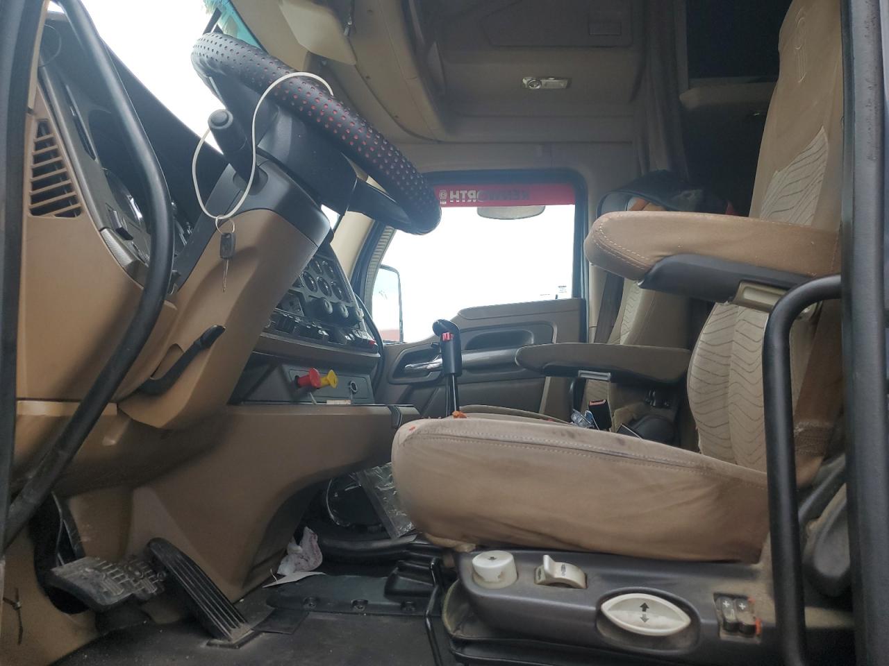 Lot #3291177989 2015 KENWORTH CONSTRUCTI