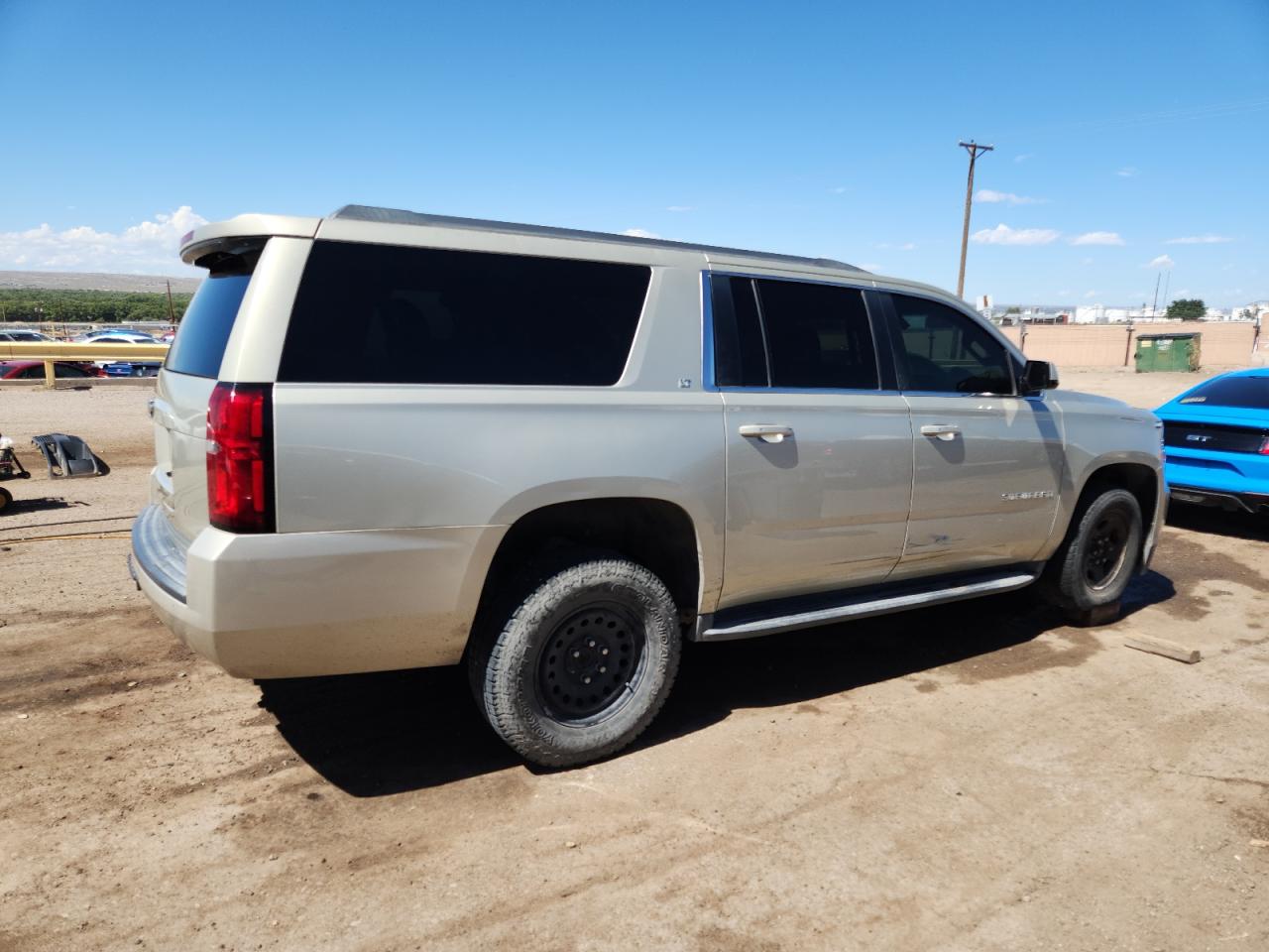 CHEVROLET SUBURBAN C1500 LT