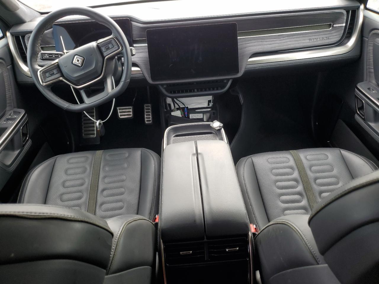 RIVIAN R1S ADVENTURE