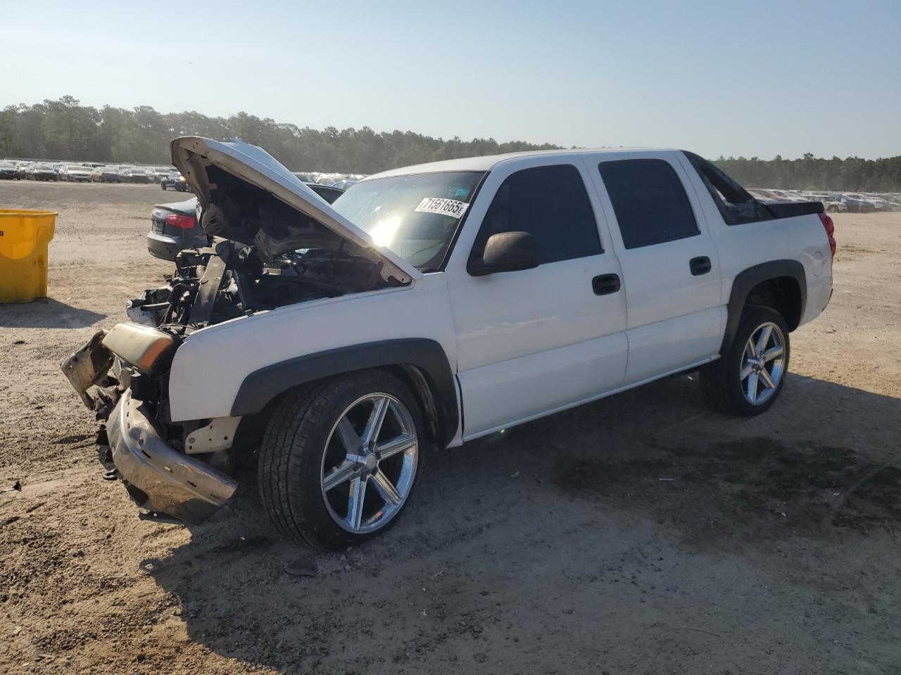 Lot #3285650276 2004 CHEVROLET AVALANCHE