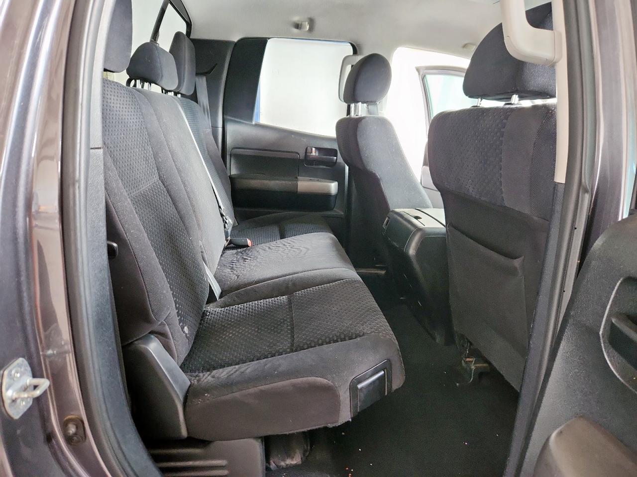 TOYOTA TUNDRA DOUBLE CAB SR5