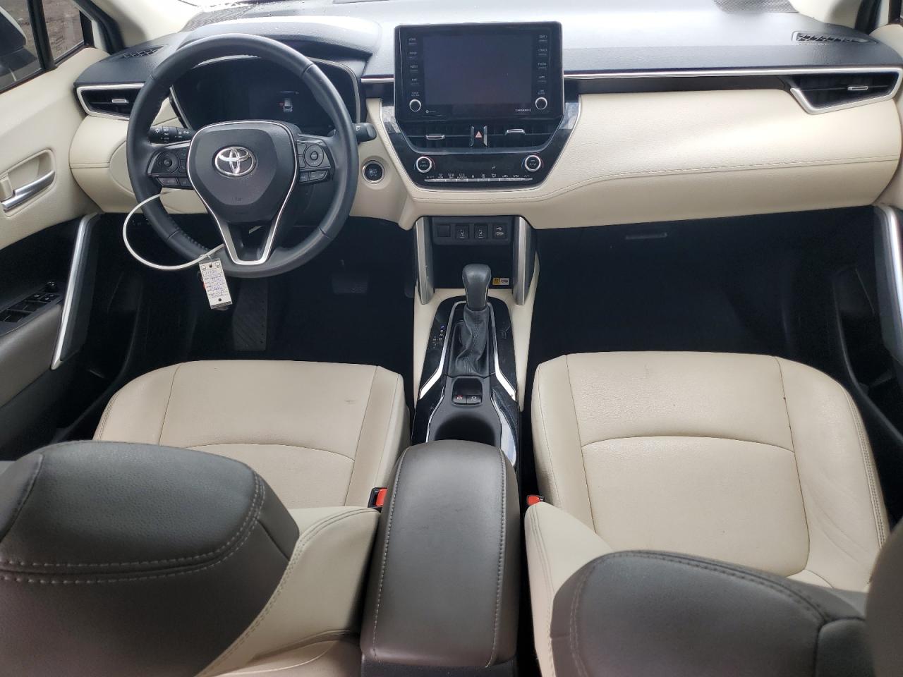 TOYOTA COROLLA CROSS XLE