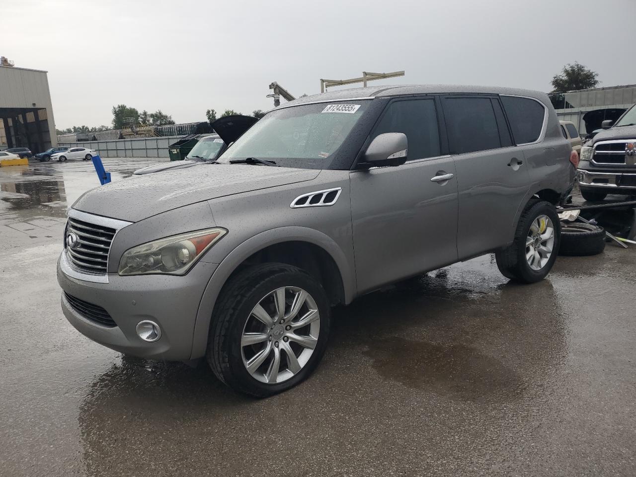 INFINITI QX56