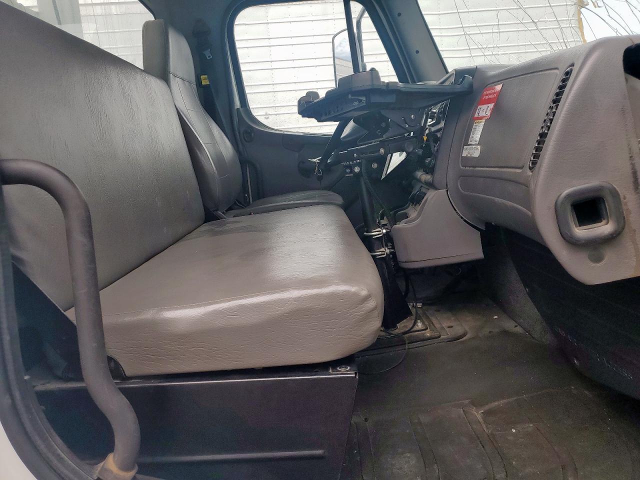 Lot #3256343343 2019 FREIGHTLINER M2