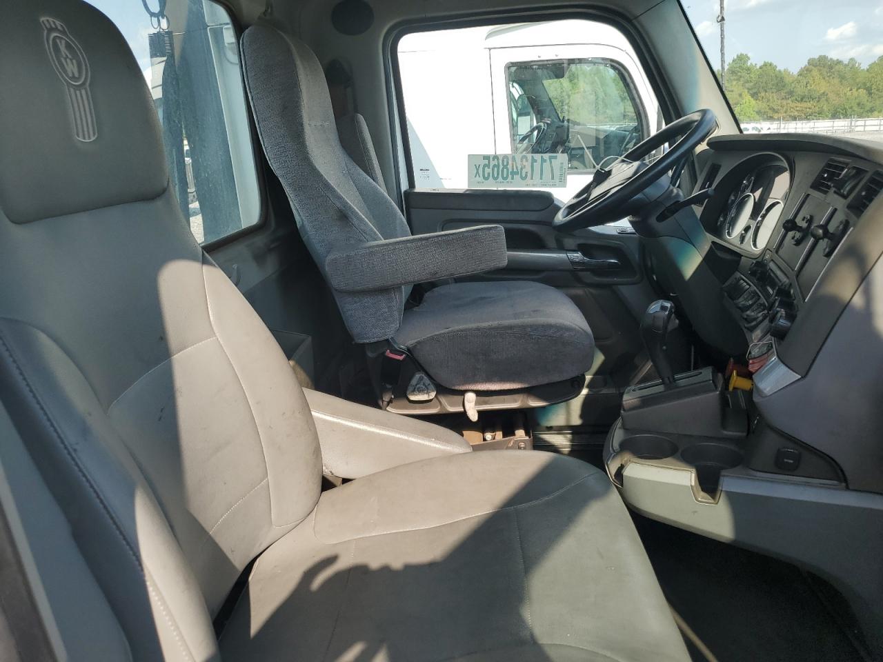 Lot #3259458107 2014 KENWORTH T680