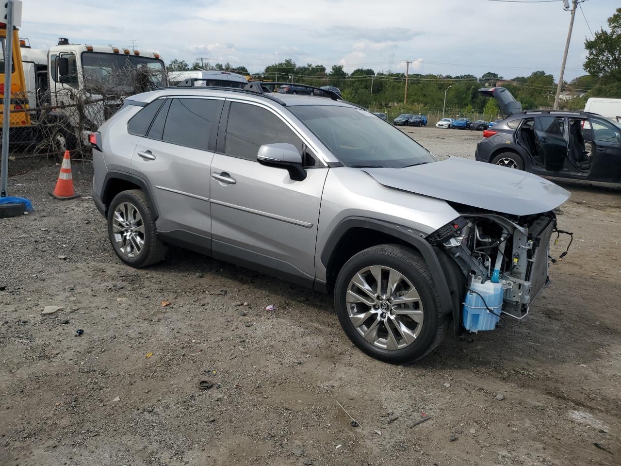 TOYOTA RAV4 XLE PREMIUM