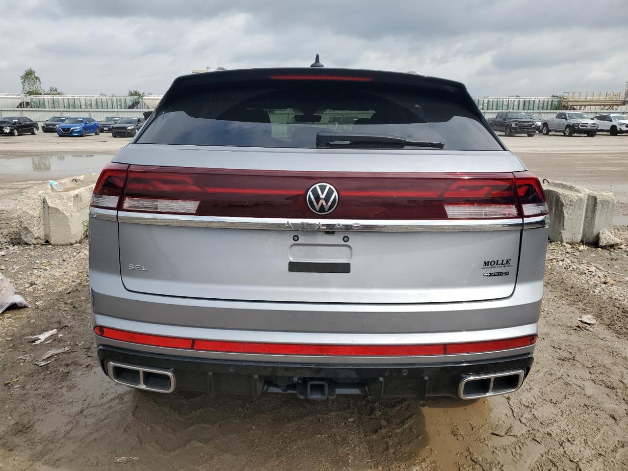 VOLKSWAGEN ATLAS CROSS SPORT SEL PREMIUM R-LINE