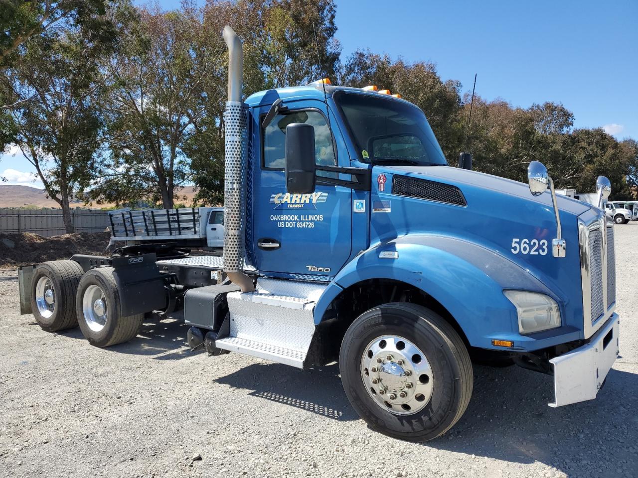 Lot #3235121093 2016 KENWORTH T880