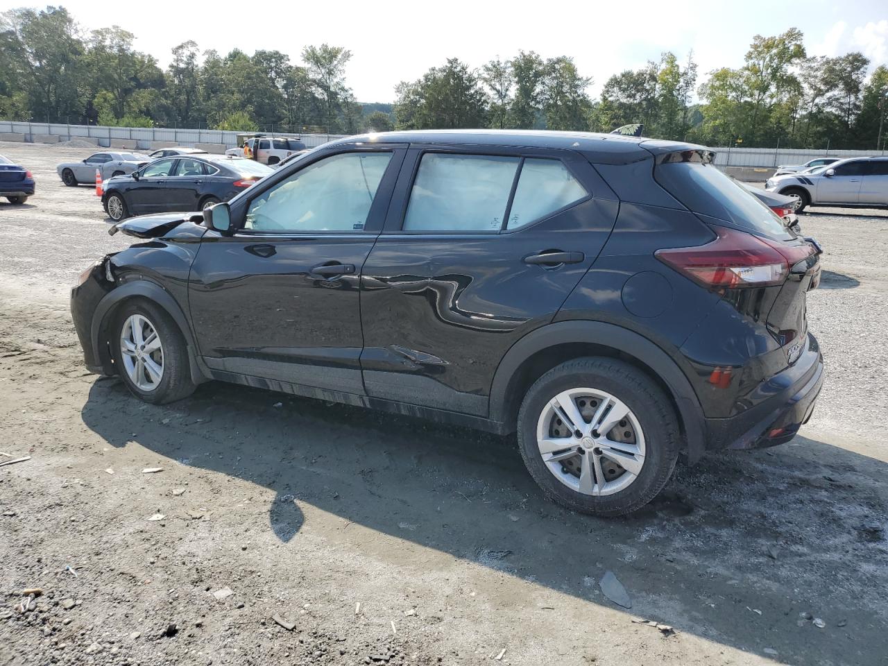NISSAN KICKS S