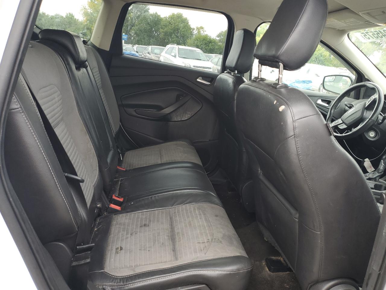 FORD ESCAPE SE