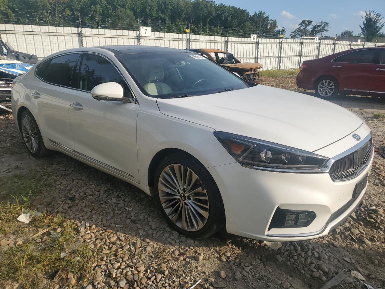 KIA CADENZA PREMIUM