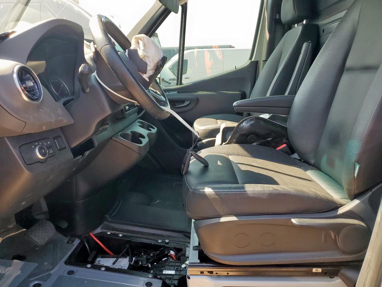 MERCEDES-BENZ SPRINTER 2500