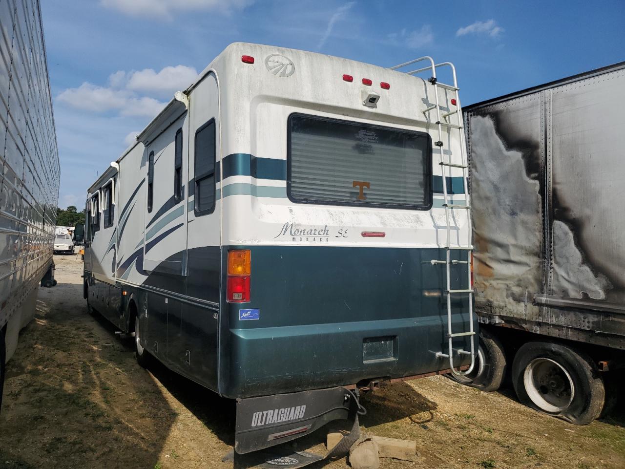 Lot #3246801856 2005 WORKHORSE CUSTOM CHASSIS MOTORHOME