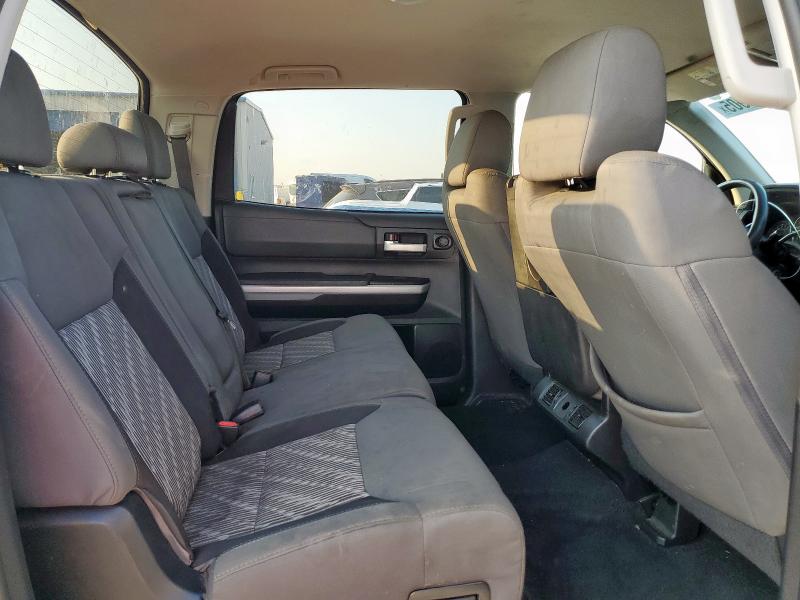 2018 TOYOTA TUNDRA CREWMAX SR5 5TFEM5F10JX128075