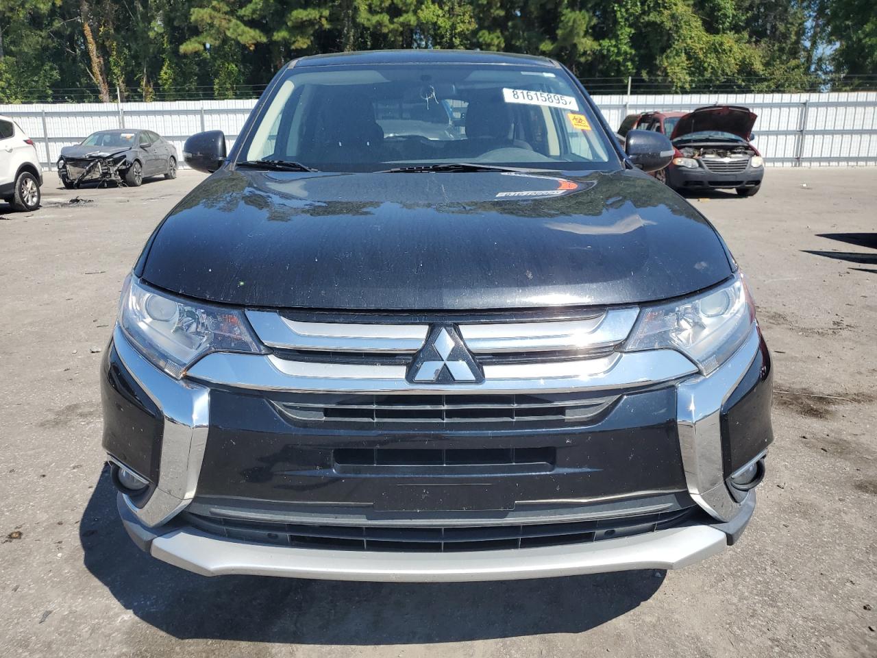 MITSUBISHI OUTLANDER SE