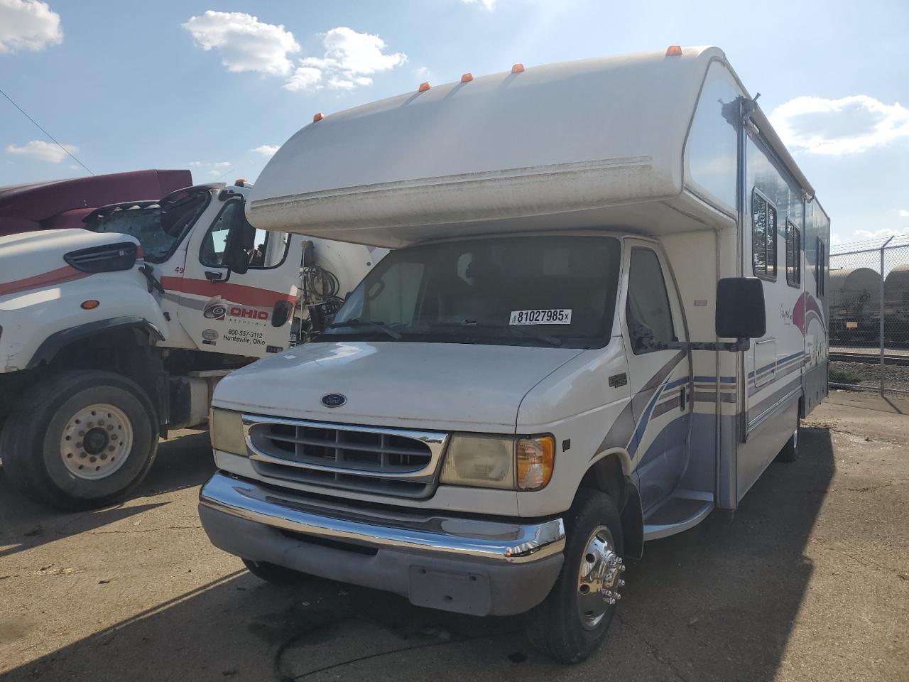 Lot #3257195285 2001 FORD ECONOLINE E450 SUPER DUTY CUTAWAY VAN