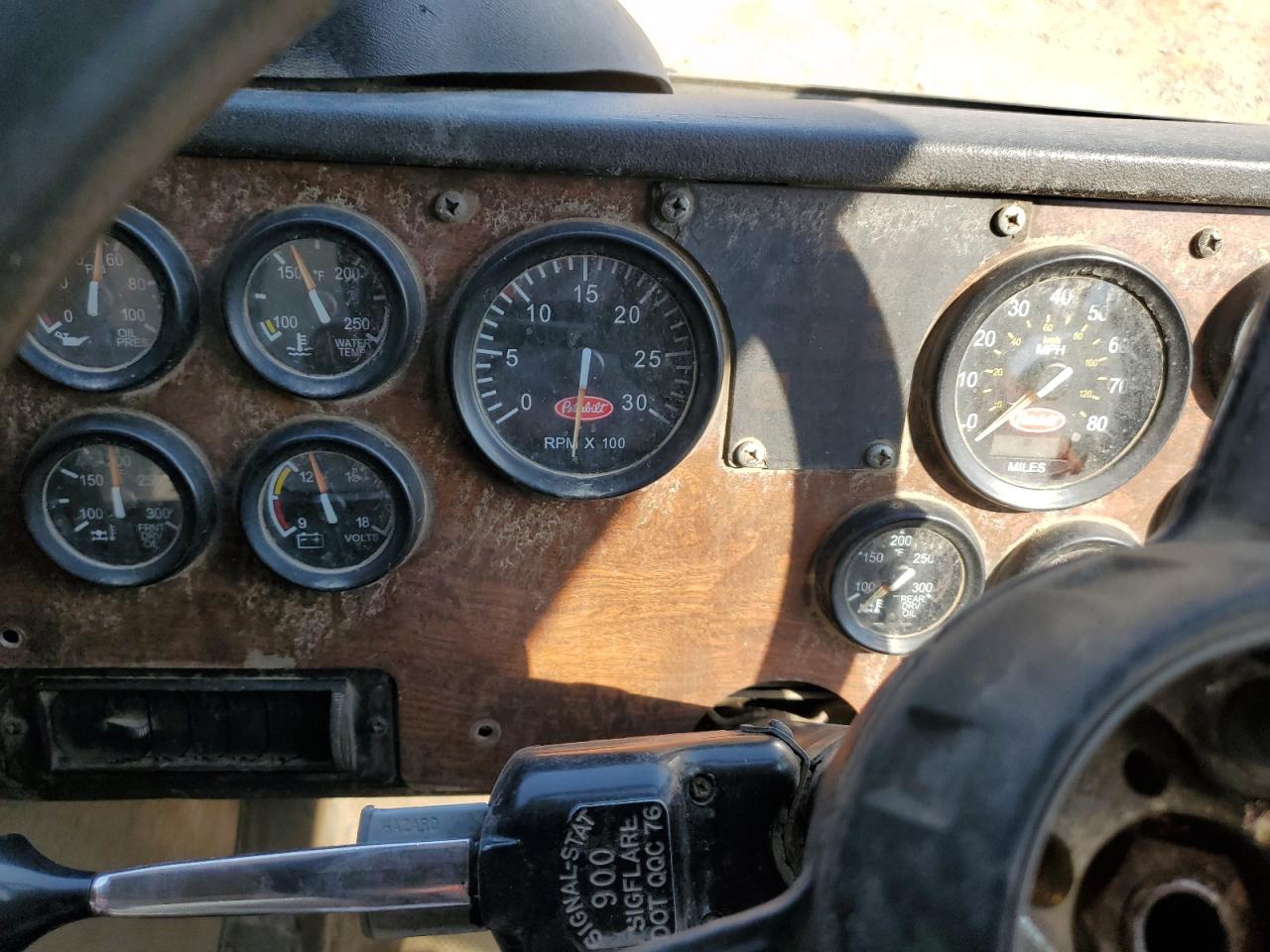 Lot #3275543068 2009 PETERBILT TRACTOR 320