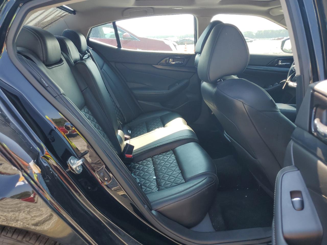 NISSAN MAXIMA PLATINUM