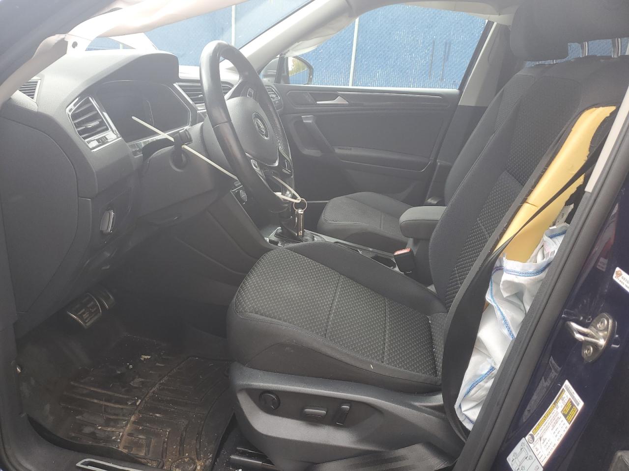 VOLKSWAGEN TIGUAN SE