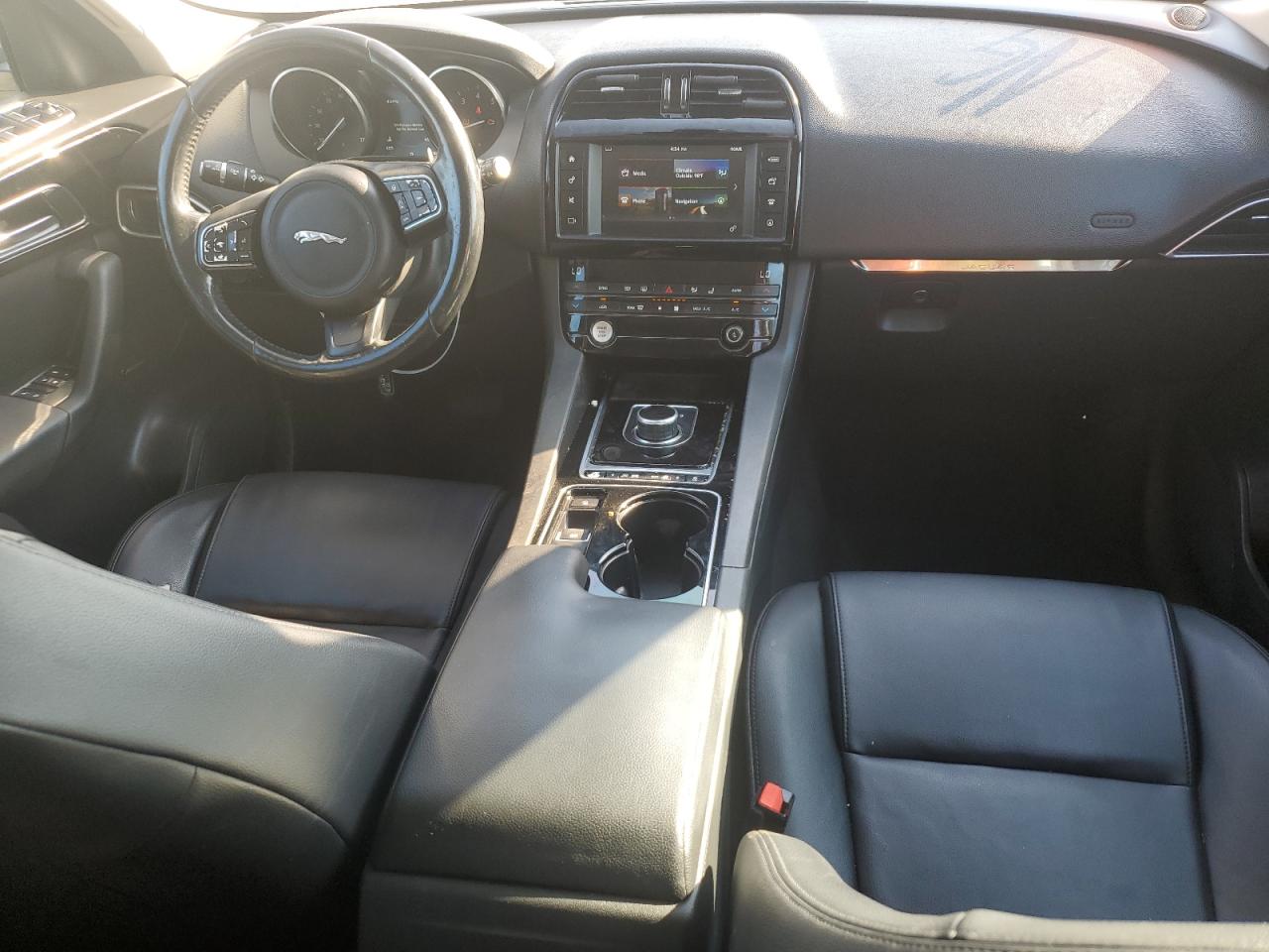 JAGUAR F-PACE PREMIUM