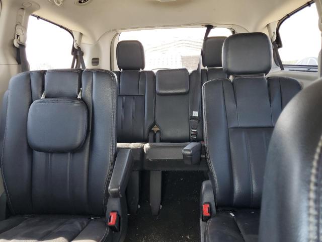 2015 CHRYSLER TOWN & COU 2C4RC1BG9FR699335