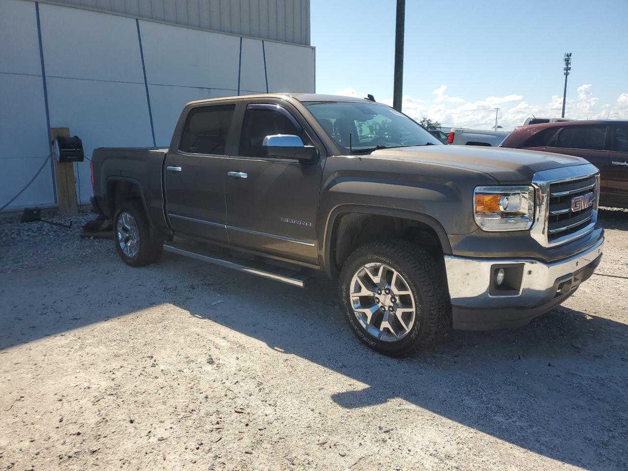 GMC SIERRA C1500 SLT
