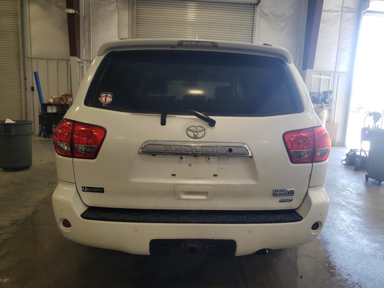 TOYOTA SEQUOIA PLATINUM