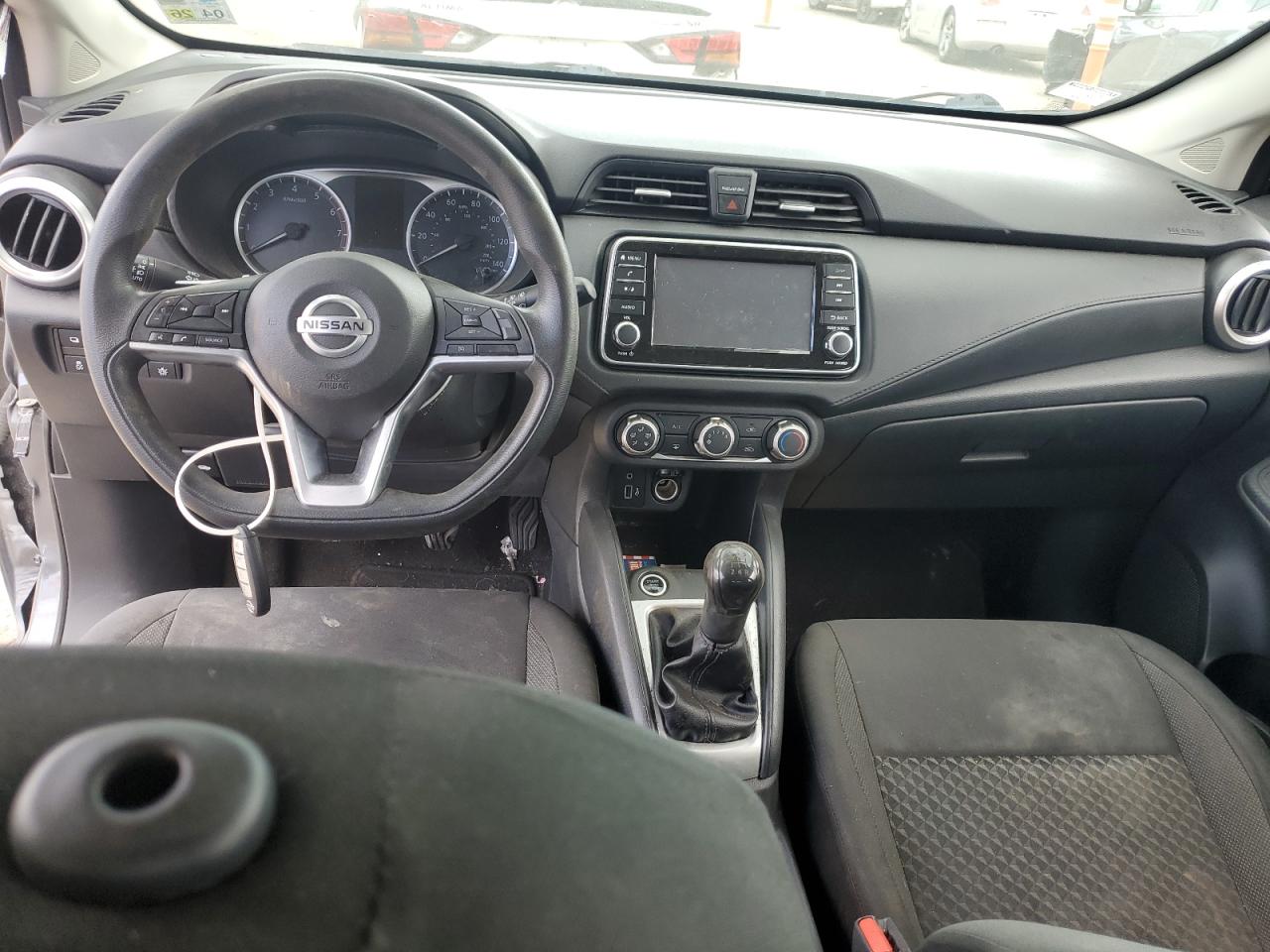 NISSAN VERSA S