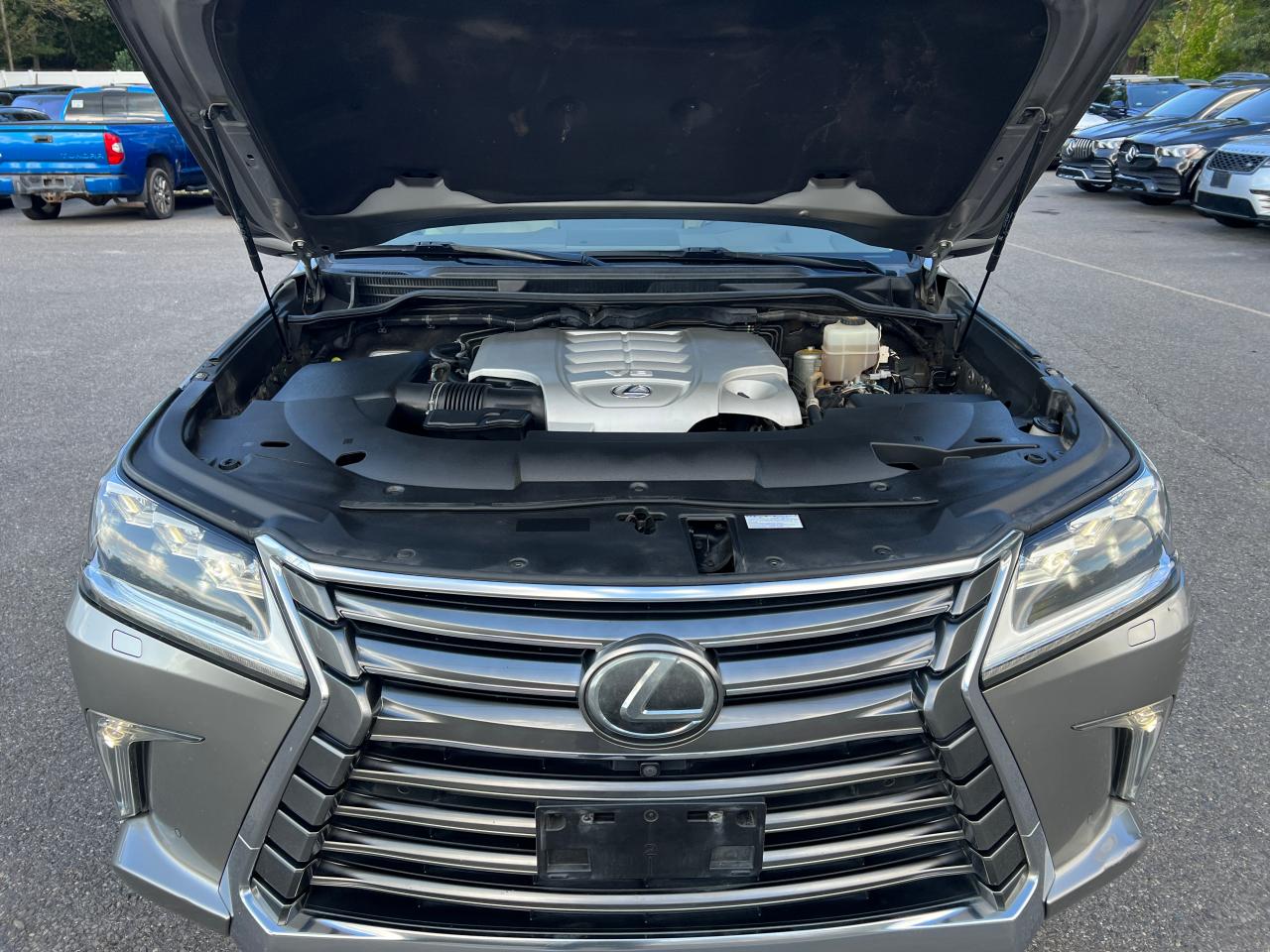 LEXUS LX 570