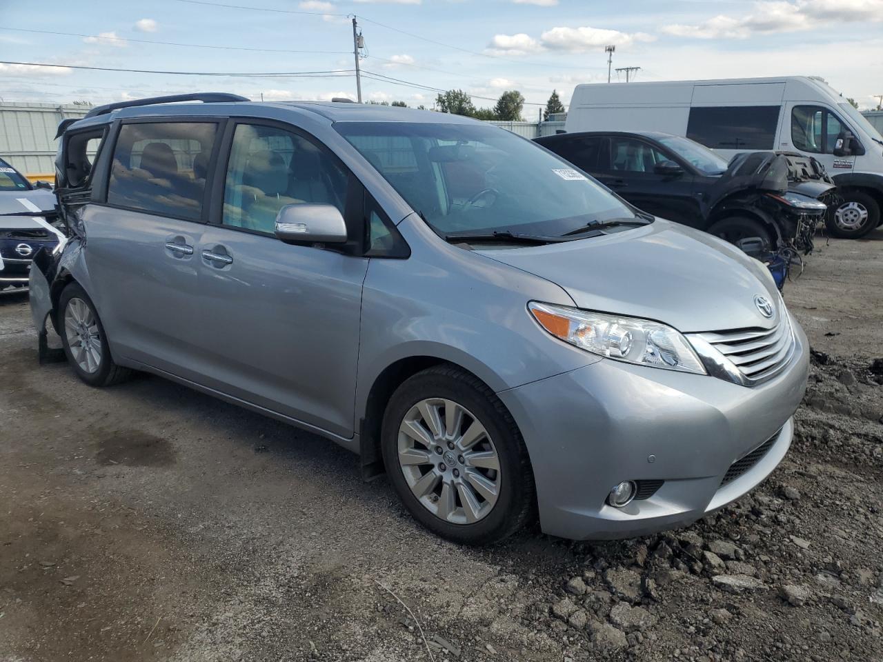 TOYOTA SIENNA XLE