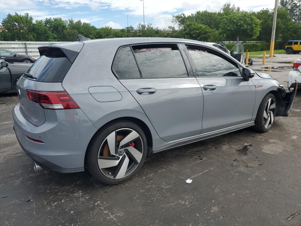 VOLKSWAGEN GOLF GTI SE