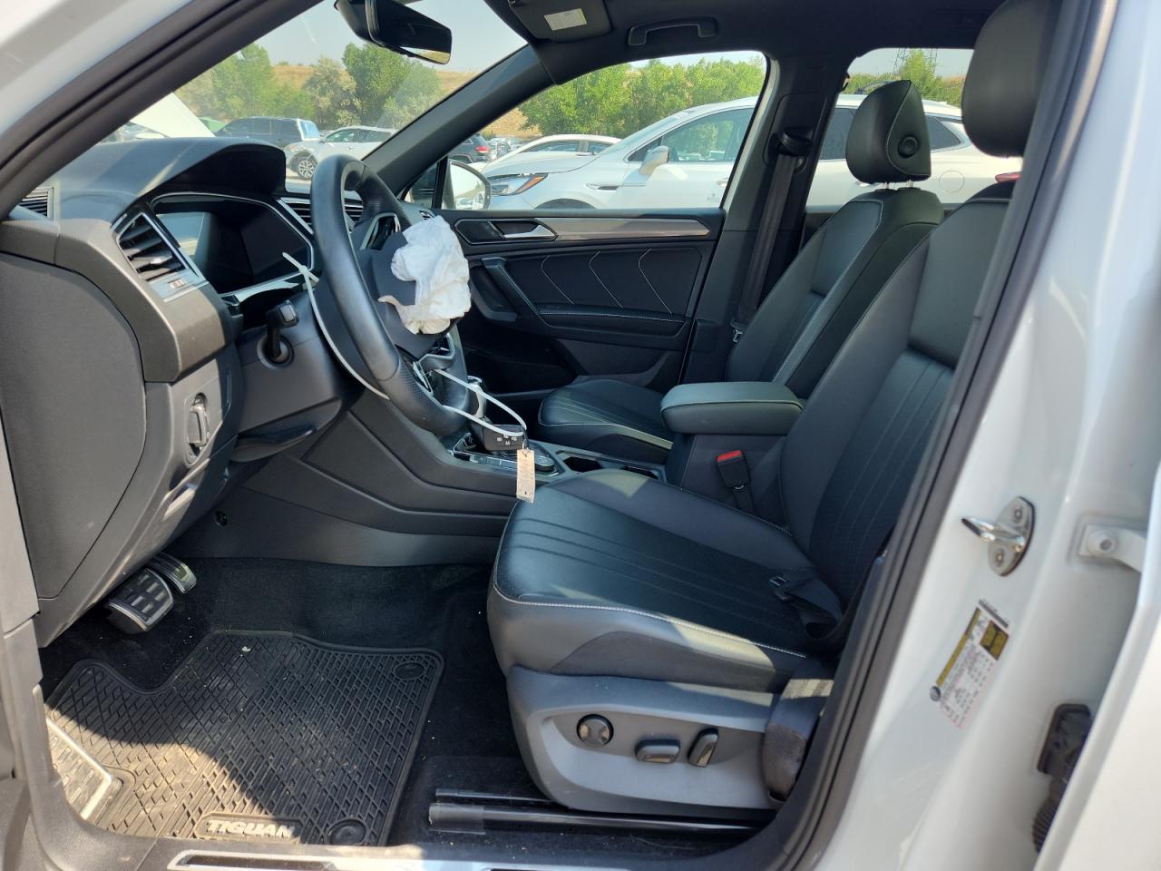 VOLKSWAGEN TIGUAN SE R-LINE BLACK