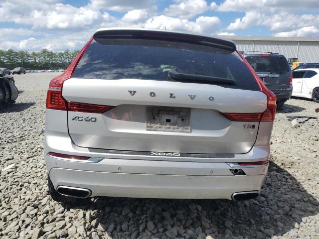 2021 VOLVO XC60 T5 IN YV4102RL4M1876001