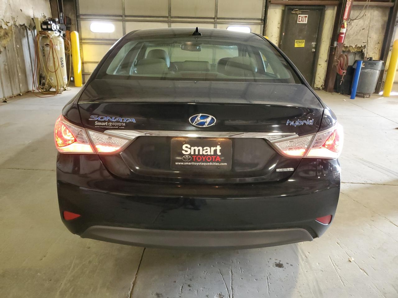 HYUNDAI SONATA HYBRID