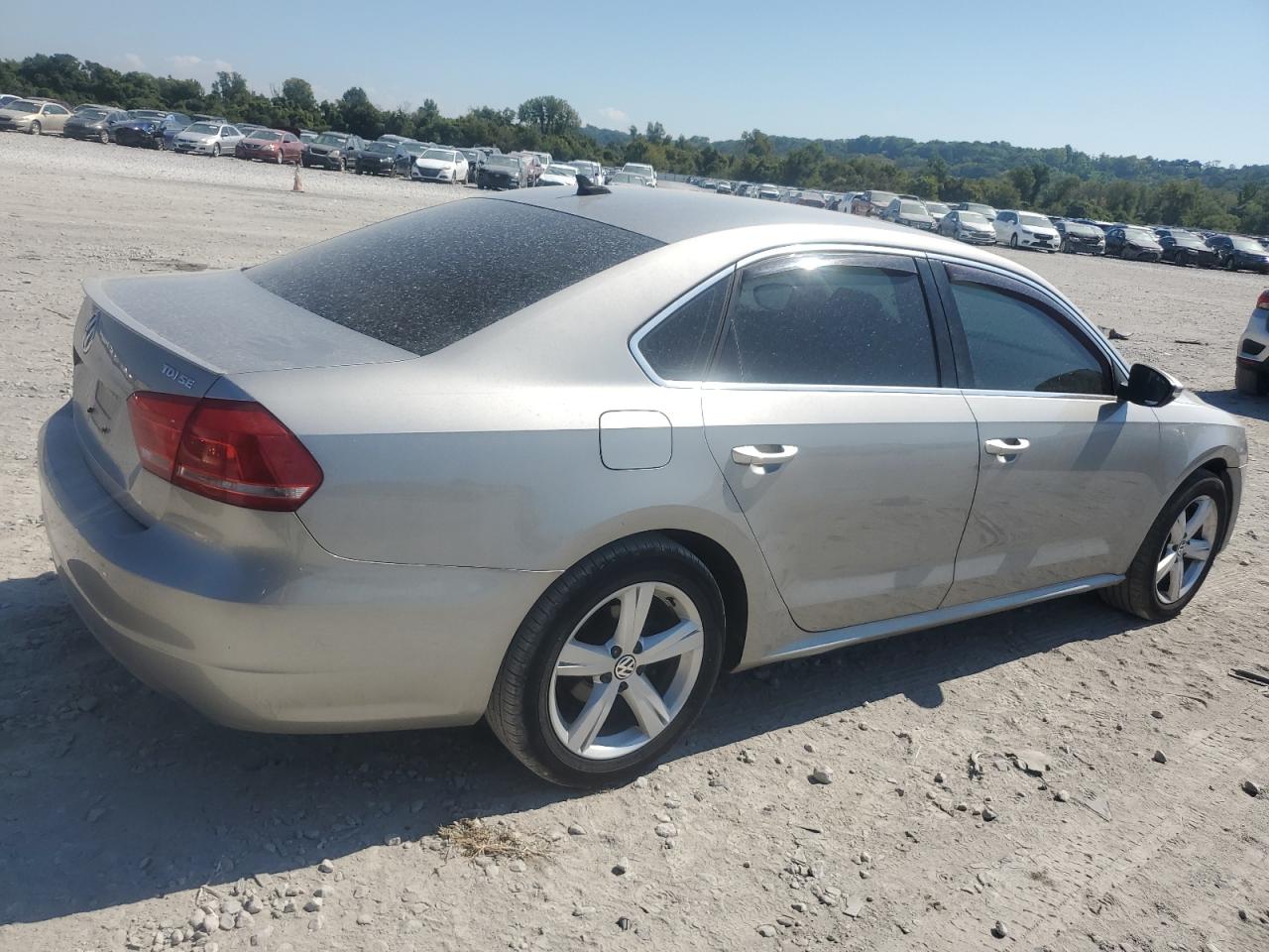 VOLKSWAGEN PASSAT SE
