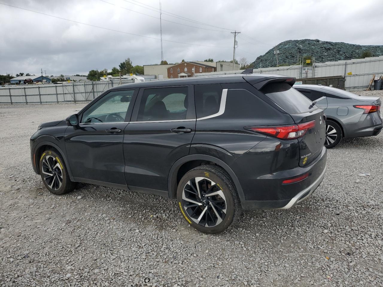 MITSUBISHI OUTLANDER SE