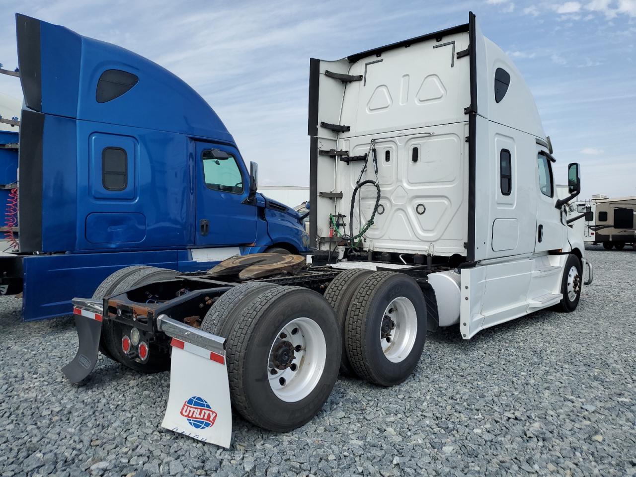 Lot #3287583029 2019 FREIGHTLINER CASCADIA 1