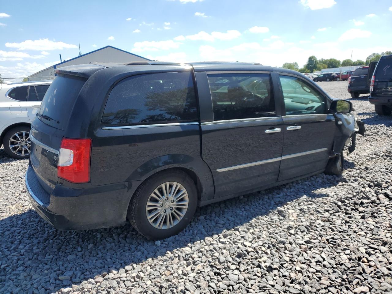 CHRYSLER TOWN & COUNTRY TOURING L