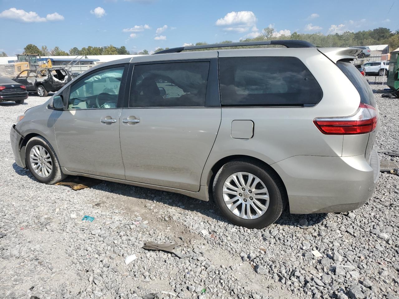 TOYOTA SIENNA XLE