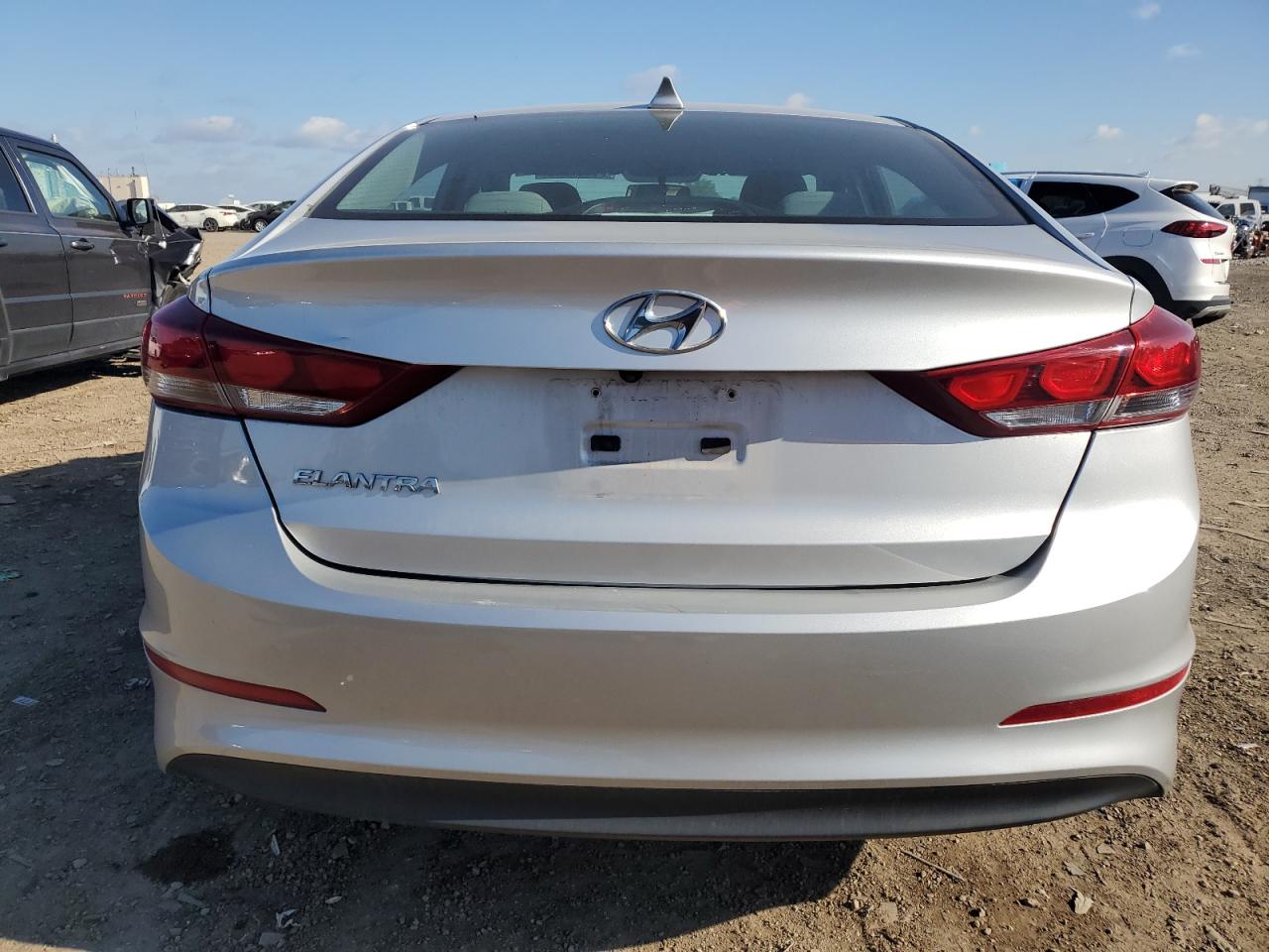 HYUNDAI ELANTRA SE