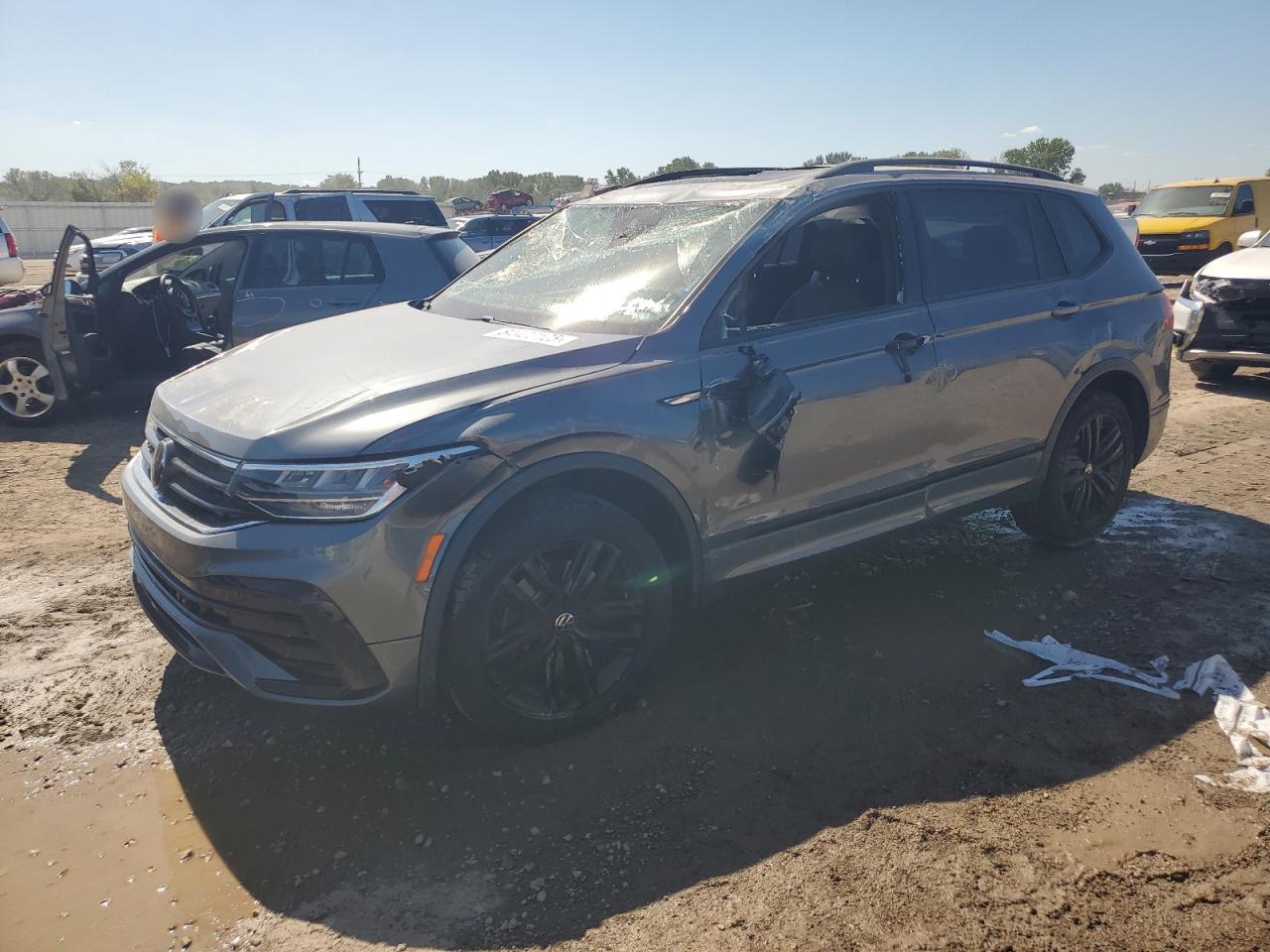 VOLKSWAGEN TIGUAN SE R-LINE BLACK