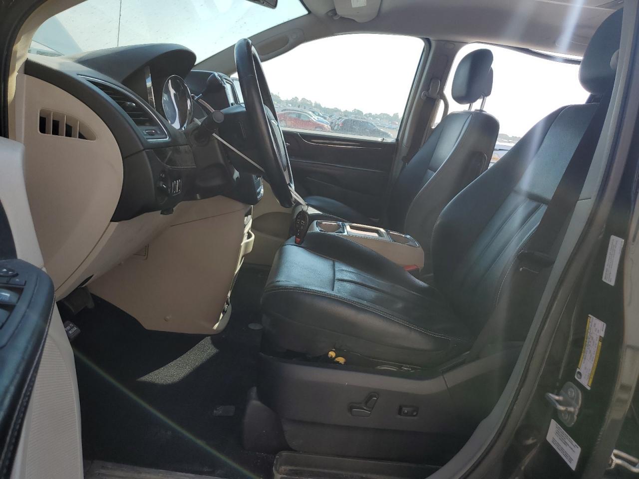 CHRYSLER TOWN & COUNTRY TOURING