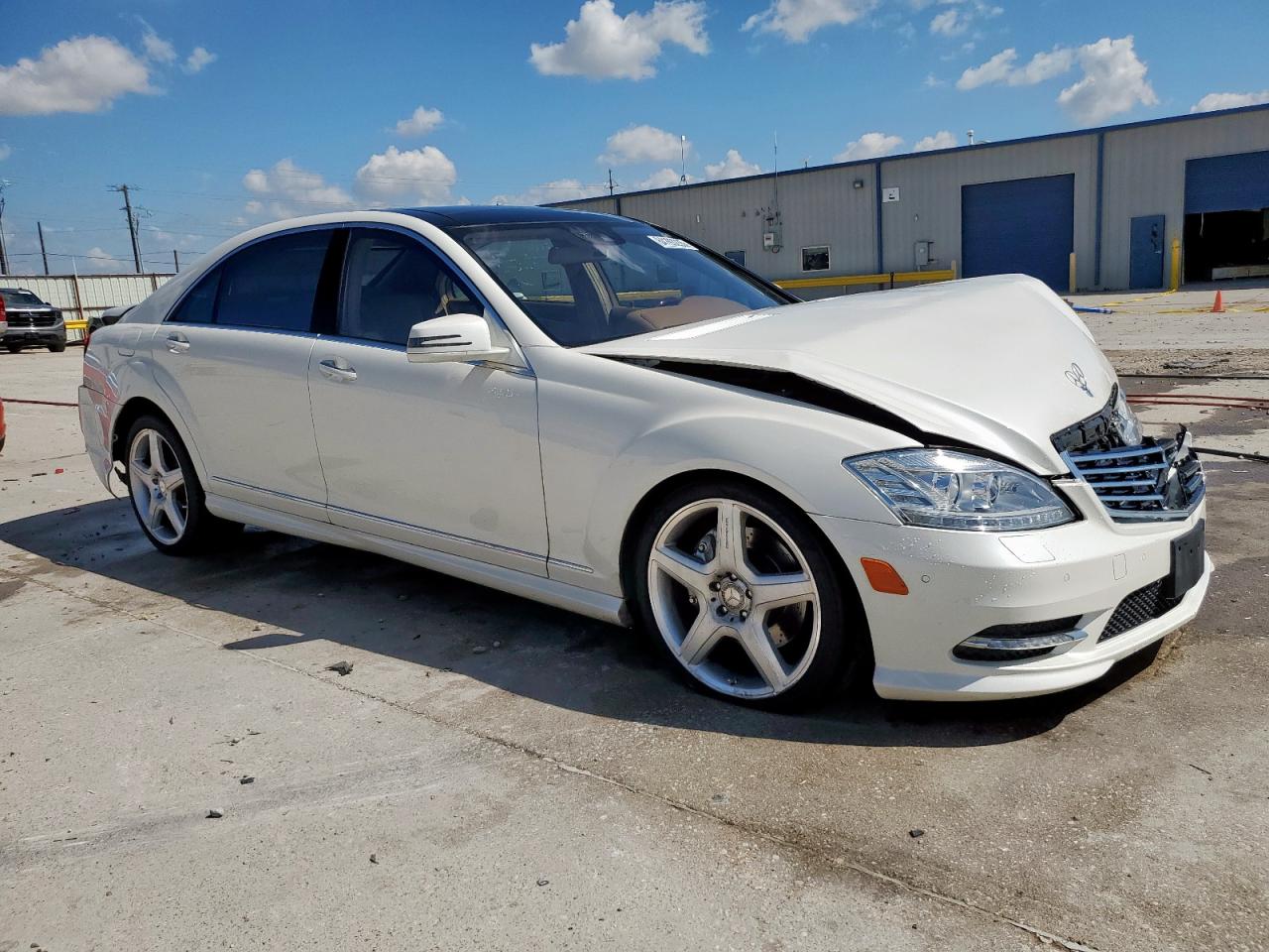 MERCEDES-BENZ S-CLASS 550